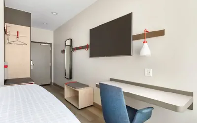 Photo 3 - avid hotel Boston Logan Airport - Revere by IHG