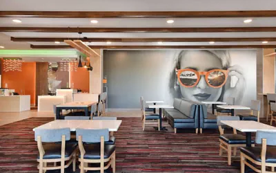 Photo 4 - La Quinta Inn & Ste by Wyndham Wisconsin Dells- Lake Delton