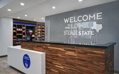 Photo 4 - Hampton Inn Midland South