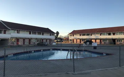 Photo 2 - Royal Inn