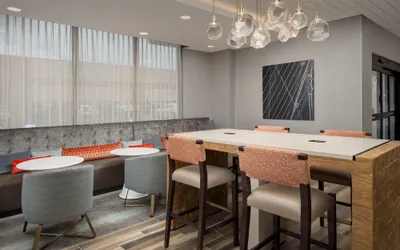 Photo 3 - Hampton Inn Boston Logan Airport Chelsea