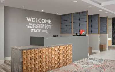 Photo 4 - Hampton Inn Boston Logan Airport Chelsea