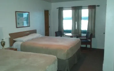 Photo 3 - Bay Bridge Motel