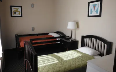 Photo 3 - Holiday Inn Express & Suites Clinton by IHG