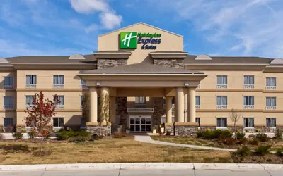 Photo 2 - Holiday Inn Express Newton by IHG
