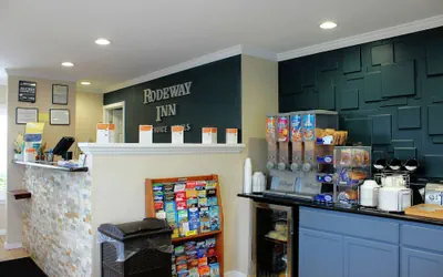 Photo 4 - Rodeway Inn Near University-Gateway to Yosemite