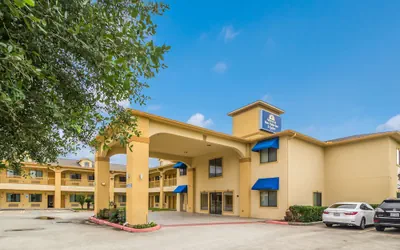 Photo 2 - Americas Best Value Inn & Suites Tomball