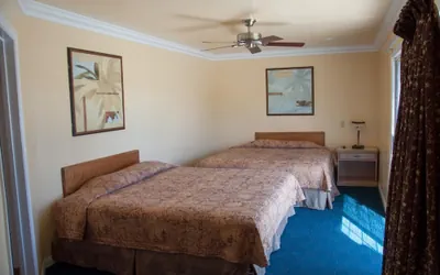 Photo 5 - Bayshore Inn Motel