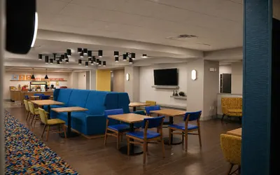 Photo 5 - Hampton Inn Oxford/Conference Center
