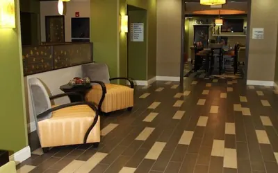 Photo 3 - Holiday Inn Express & Suites Huntsville Airport by IHG