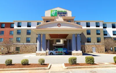 Photo 2 - Holiday Inn Express & Suites Huntsville Airport by IHG