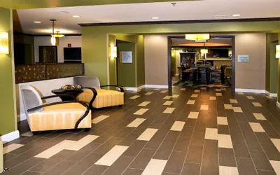 Photo 4 - Holiday Inn Express & Suites Huntsville Airport by IHG