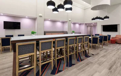 Photo 4 - Hampton Inn & Suites Saginaw