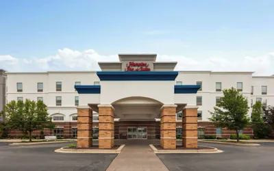 Photo 2 - Hampton Inn & Suites Saginaw