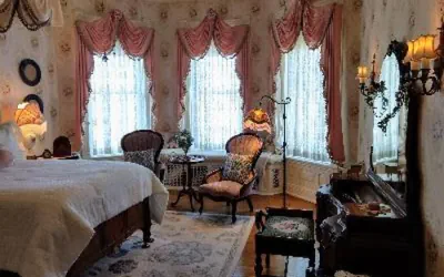 Photo 5 - Alexander Mansion Bed and Breakfast