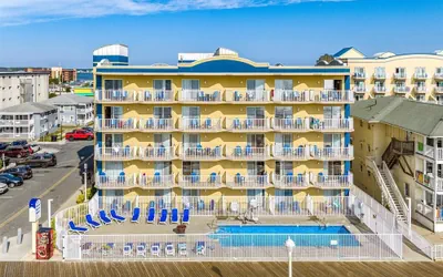 Photo 2 - Crystal Beach Hotel