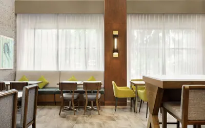 Photo 3 - Hampton Inn & Suites Tacoma/Puyallup