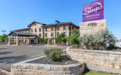 Photo 2 - Sleep Inn & Suites Dripping Springs - Austin Area
