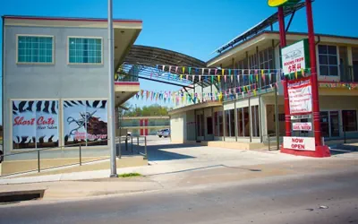 Photo 3 - Whispering Palms Inn
