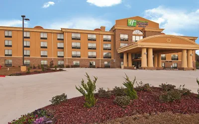 Photo 2 - Holiday Inn Express & Suites Jackson / Pearl Intl Airport by IHG