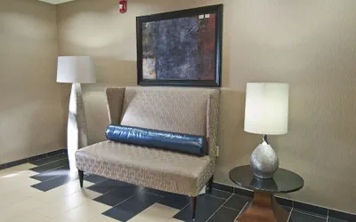 Photo 4 - Holiday Inn Express & Suites Jackson / Pearl Intl Airport by IHG