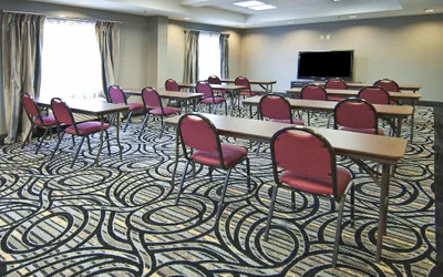 Photo 3 - Holiday Inn Express & Suites Jackson / Pearl Intl Airport by IHG