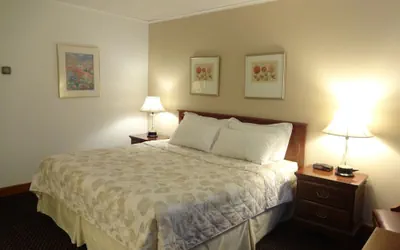 Photo 5 - Gorham Motor Inn