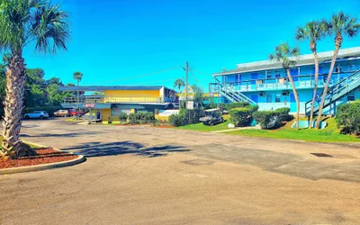 Photo 2 - The Port Hotel & Marina