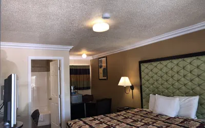 Photo 5 - Lamplighter Motel