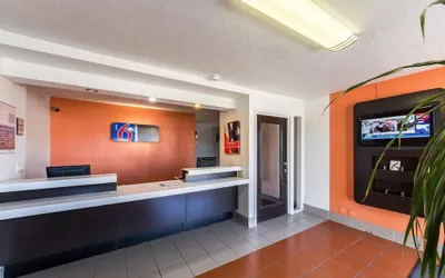 Photo 4 - Motel 6 Uvalde, TX