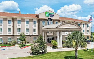 Photo 2 - Holiday Inn Express & Suites Cotulla by IHG