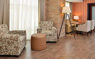 Photo 4 - Hampton Inn Ottumwa