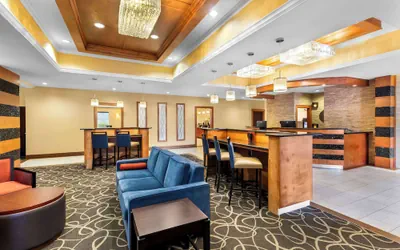 Photo 5 - Comfort Suites at Katy Mills