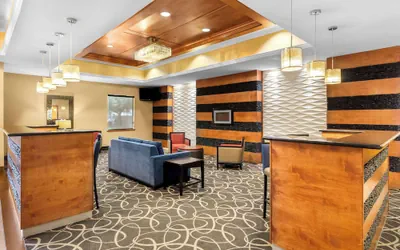 Photo 4 - Comfort Suites at Katy Mills