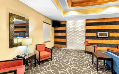 Photo 3 - Comfort Suites at Katy Mills
