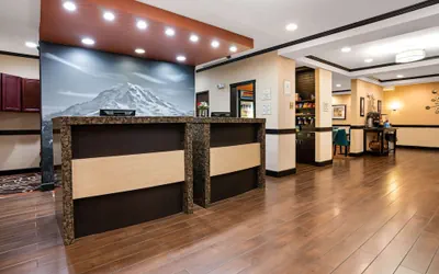 Photo 3 - La Quinta Inn & Suites by Wyndham Auburn