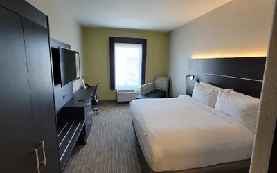 Photo 4 - Holiday Inn Express & Suites Junction City by IHG