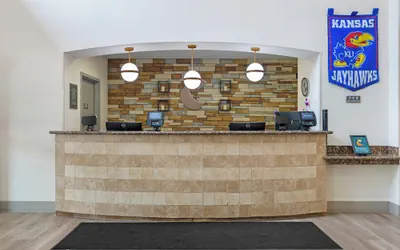 Photo 2 - Comfort Inn & Suites Lawrence - University Area