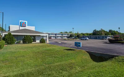 Motel 6 Sulphur Springs, TX