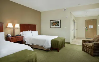 Photo 5 - Hampton Inn & Suites Salem, OR