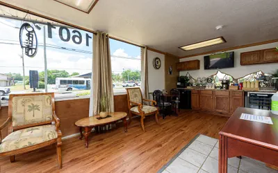 Photo 3 - Guest Inn