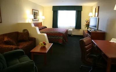 Photo 5 - Garden Place Suites