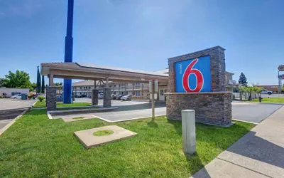 Photo 2 - Motel 6 Anderson, CA - Redding Airport
