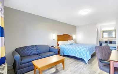 Photo 4 - Adams Inn