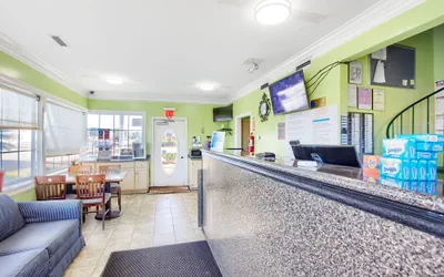 Photo 3 - Adams Inn