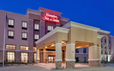 Photo 2 - Hampton Inn & Suites Dickinson