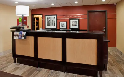 Photo 5 - Hampton Inn & Suites Dickinson