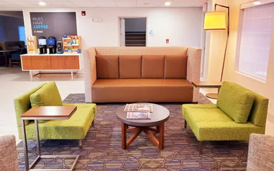 Photo 3 - Holiday Inn Express & Suites Lincoln City by IHG