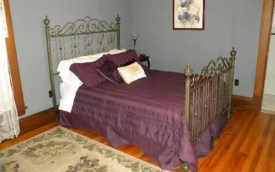 Photo 5 - The Decker House Bed & Breakfast