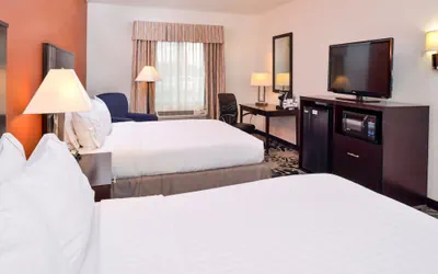 Photo 4 - Holiday Inn Express & Suites Greenfield by IHG